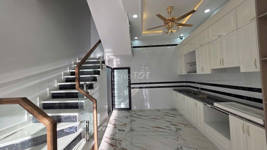 Bán Nhà 3 Tầng Tại Cam Lộ, Hồng Bàng giá 2,5 tỷ