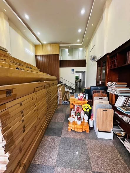 ***NHÀ MẶT TIỀN KINH DOANH HUỲNH THÚC KHÁNG! Ngay chợ Bà Định - Ảnh 2