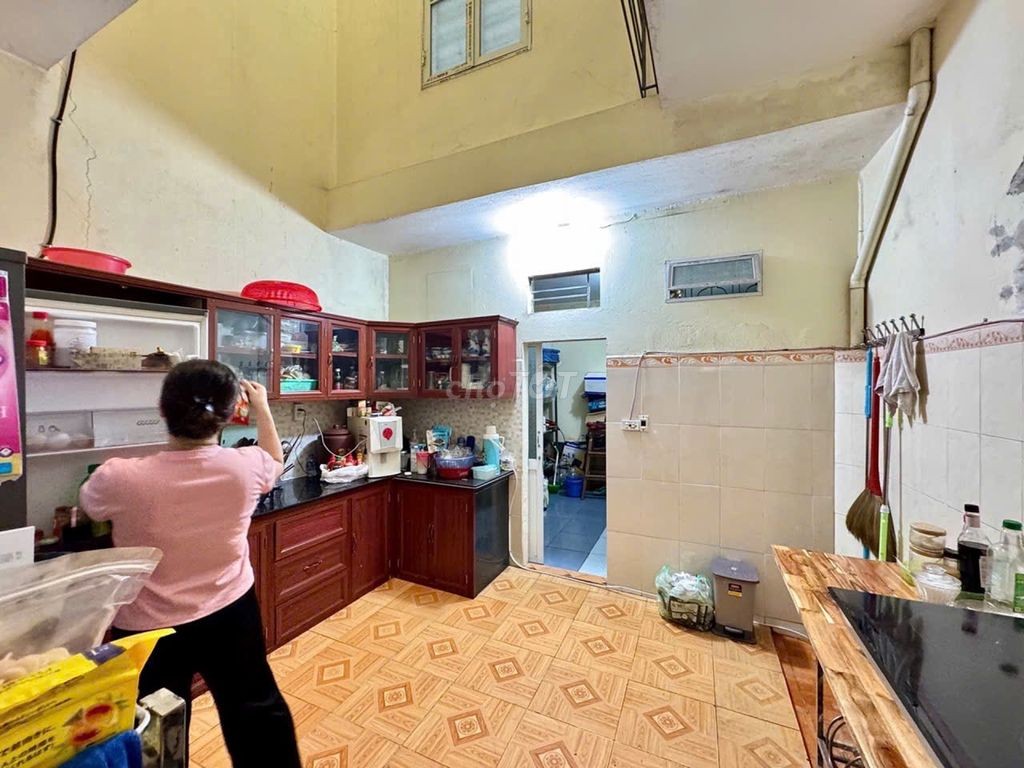 Bán nhà Chợ Cột Đèn - Dư Hàng , 68m , mặt tiền 5.1m , Giá bán 3.1 tỷ