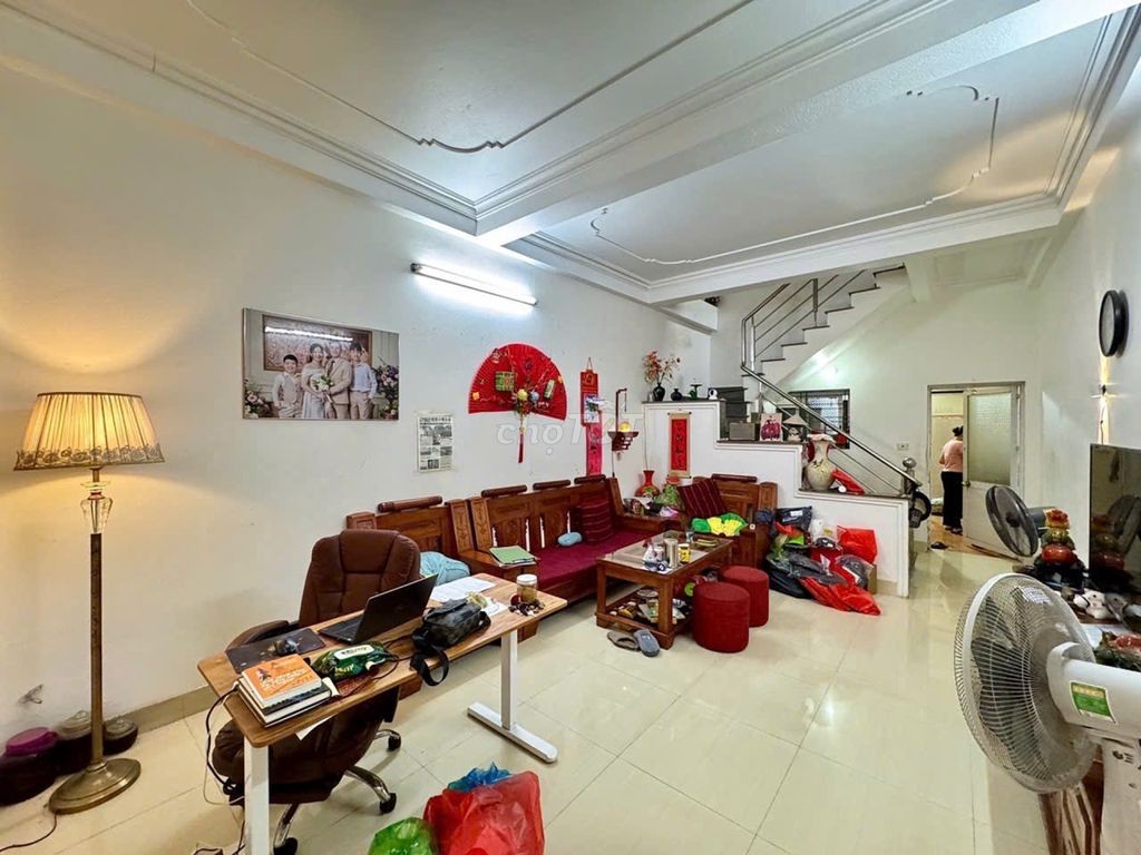 Bán nhà Chợ Cột Đèn - Dư Hàng , 68m , mặt tiền 5.1m , Giá bán 3.1 tỷ