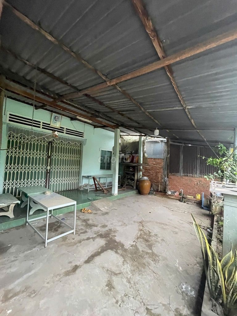 CẦN BÁN GẤP NHÀ CẤP 4 THỔ CƯ - GIÁ TỐT - Ảnh 1