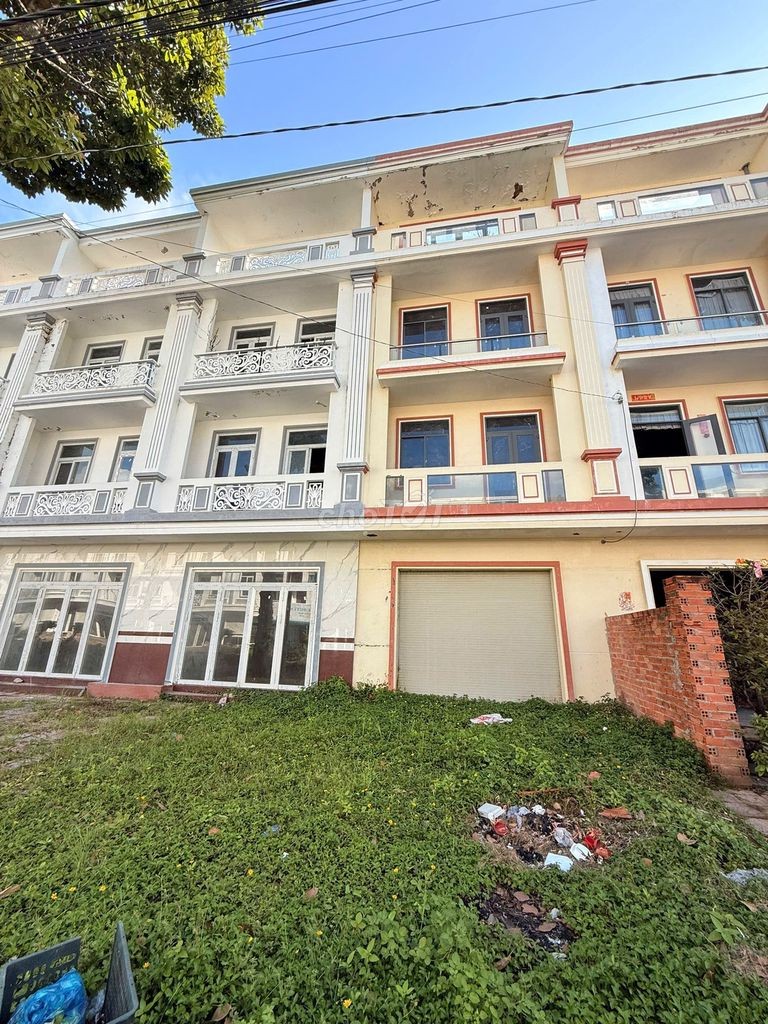 NHÀ 4 TẦNG, ĐẤT 105M2, LỘ 30M, KHU DC HOÀNG QUÂN BÌNH MINH, VĨNH LON