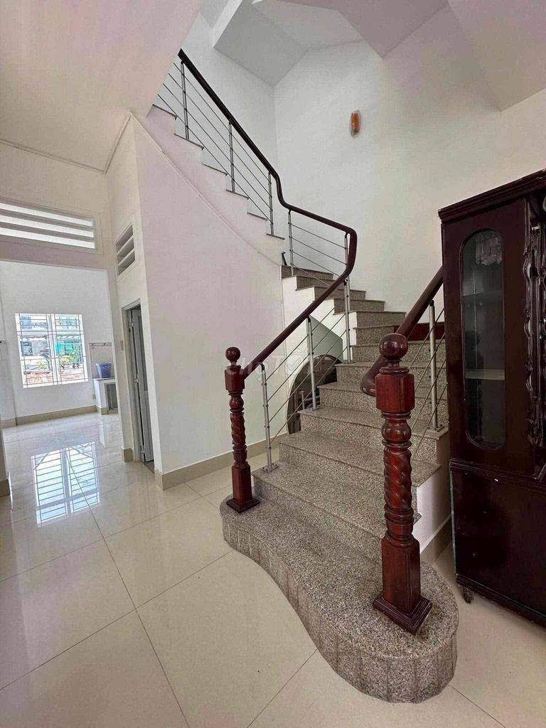 BÁN NHÀ ĐẸP TRONG KHU BIỆT THỰ NGỌC VÂN