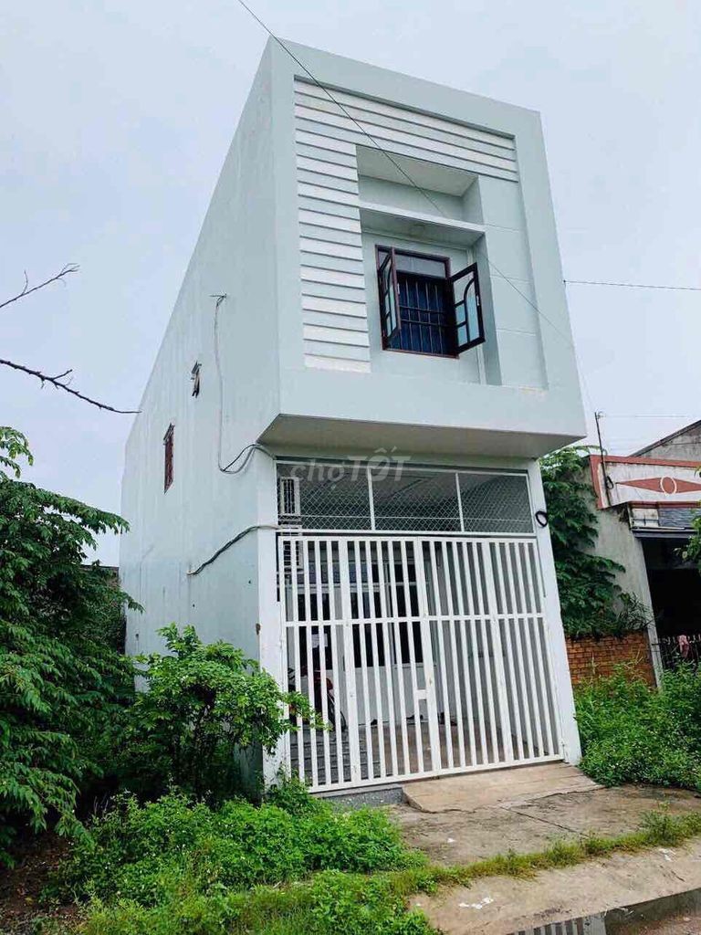 BÁN NHÀ MT KHU DÂN CƯ XÃ LỘC HÒA.