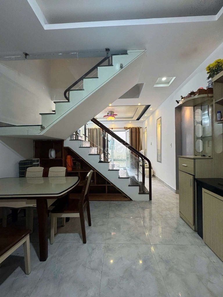 Giảm 500 triệu bán gấp nhà 3 tầng // chỉ 5 tỷ đường ô tô