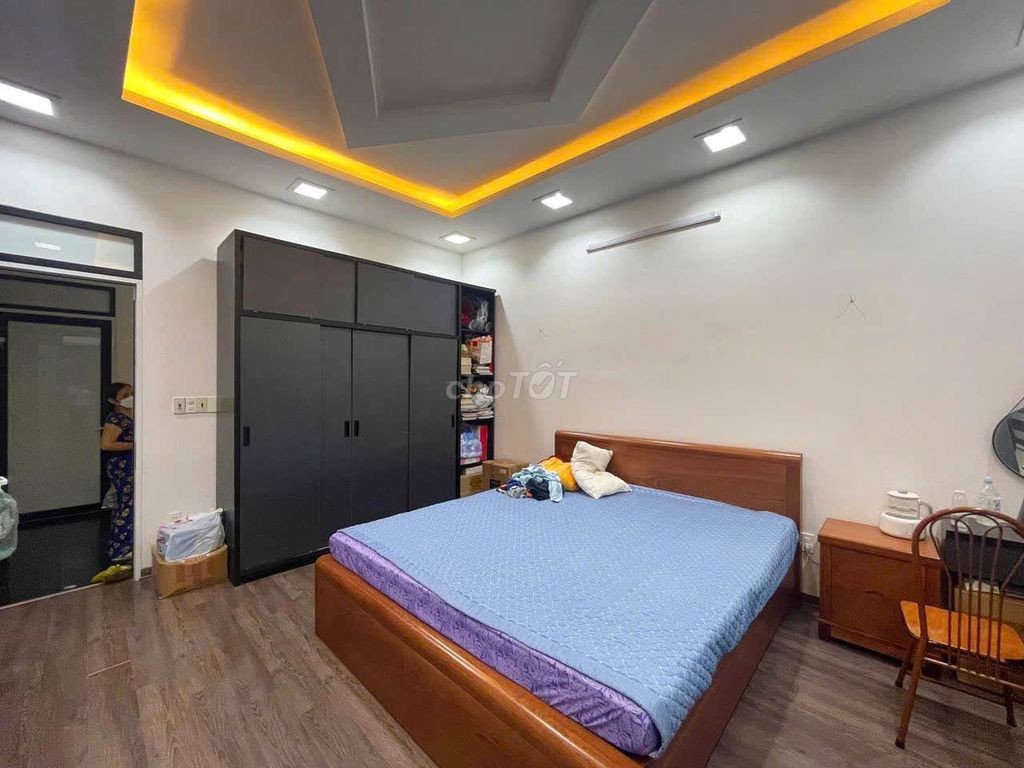 Bán nhà 4 tầng khu phân lô Văn Cao, 90m2, 7.69 tỷ