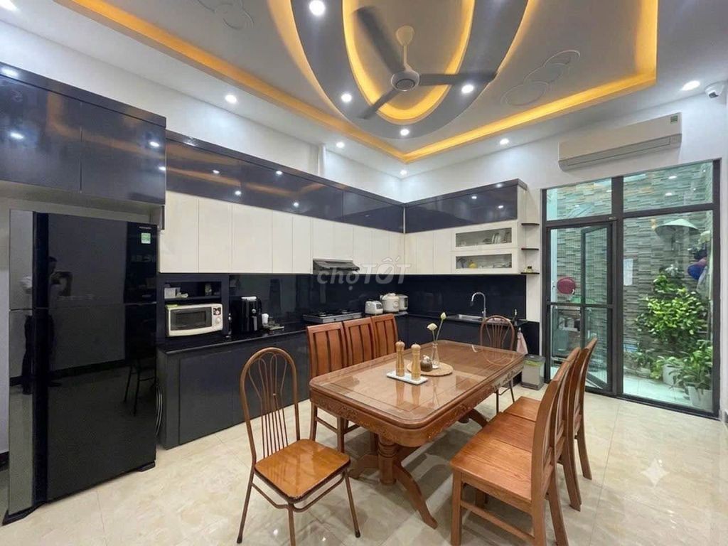 Bán nhà 4 tầng khu phân lô Văn Cao, 90m2, 7.69 tỷ