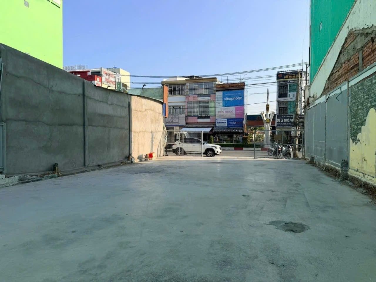 Mặt tiền nguyễn hữu thọ ngan 10,58m trung tâm thị trấn bến lức tổng diện tích 262m2 ngộp ( rẻ nhất chục đường hiện tại )