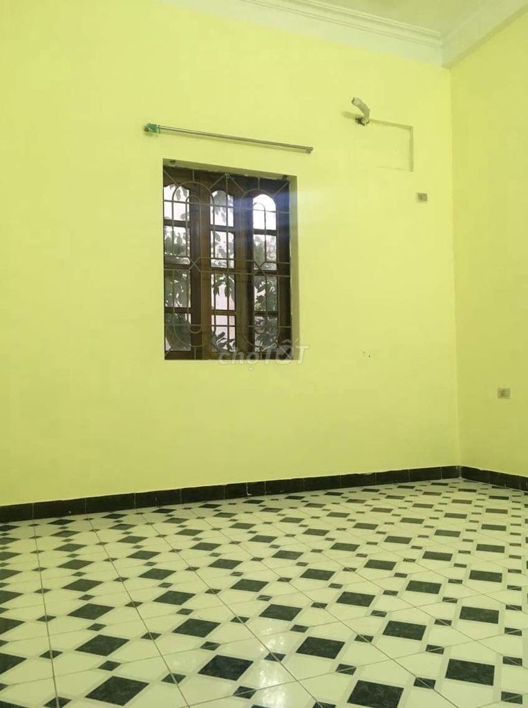 Cho Thuê Nhà trong làng Ngọc Hà cạnh hồ Hữu Tiệp B52 rơi