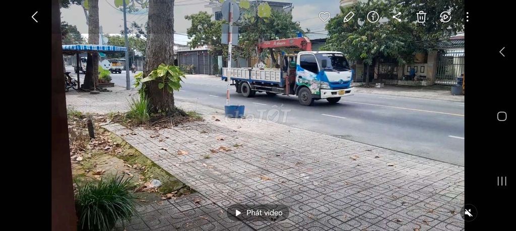 nhà mặt tiền cần bán gấp - Ảnh 2