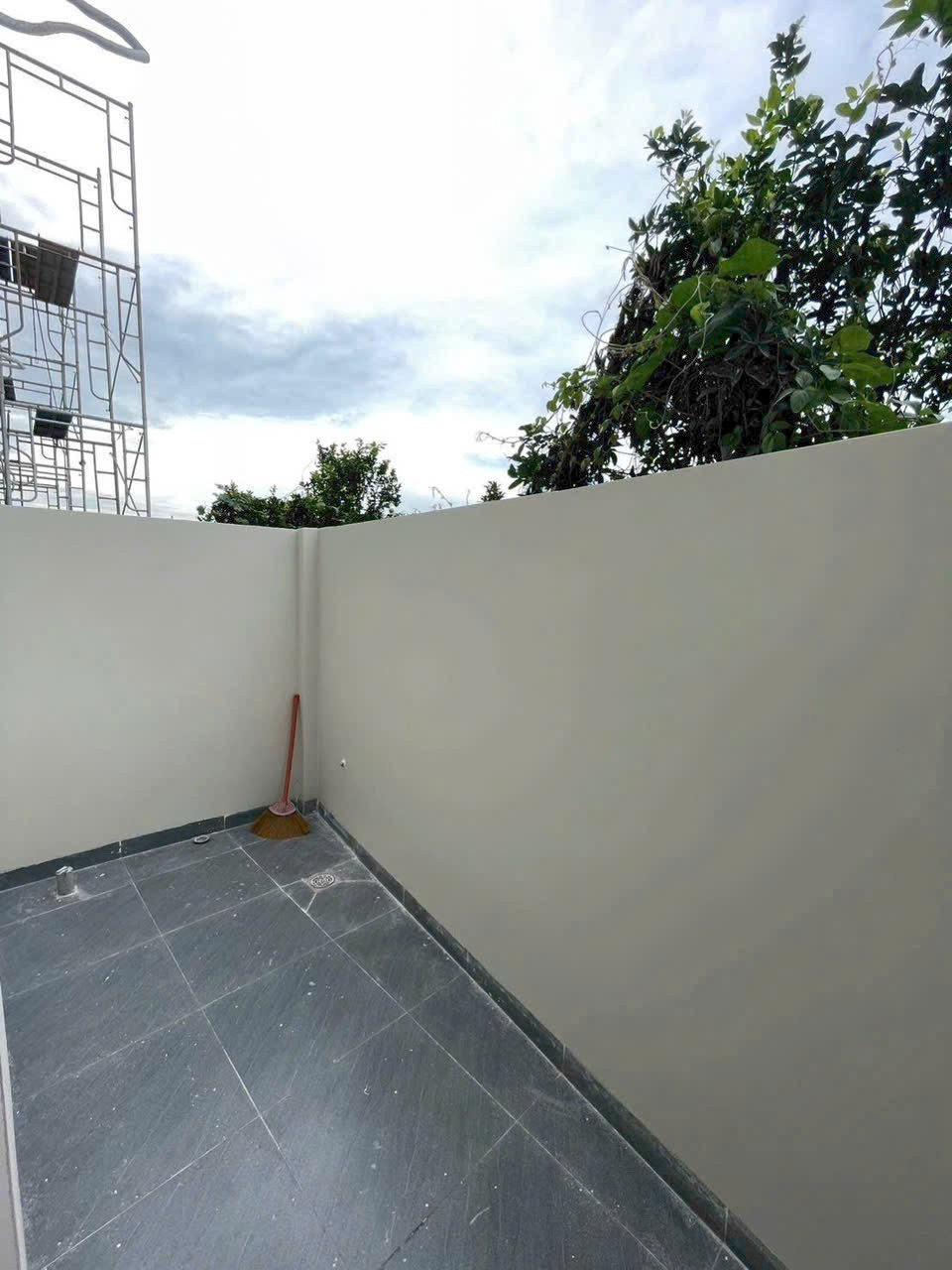 NHÀ LẦU SỔ HỒNG RIÊNG CHỈ 600TR NHẬN NHÀ