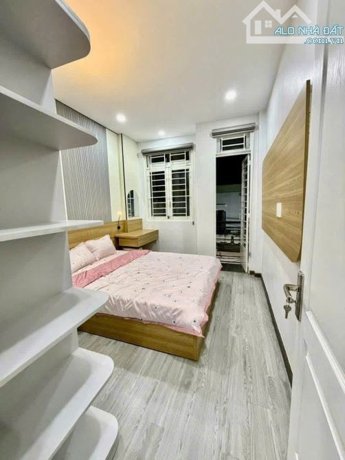 Hẻm Hai Bà Trưng, Quận 3, DT 3.2x7m, 3 tầng, 2 Phòng ngủ, Mới, Full nội thất, 4.97 tỷ - Ảnh 2
