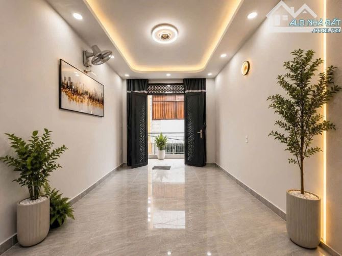 Hẻm Nguyễn Thị Minh Khai, Q.3, DT 3.2x8m, 2 lầu, 2 Phòng ngủ, Mới, Full nội thất, 4.99 tỷ - Ảnh 1