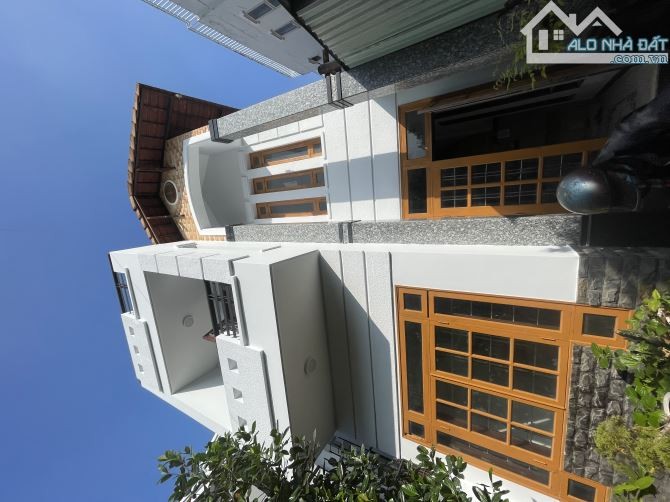 BÁN BIỆT THỰ MẶT TIỀN ĐƯỜNG SỐ 3 – KHU TÊN LỬA, BÌNH TÂN ( 10x20m) 3 Lầu. GIẢM MẠNH 30 TỶ - Ảnh 1