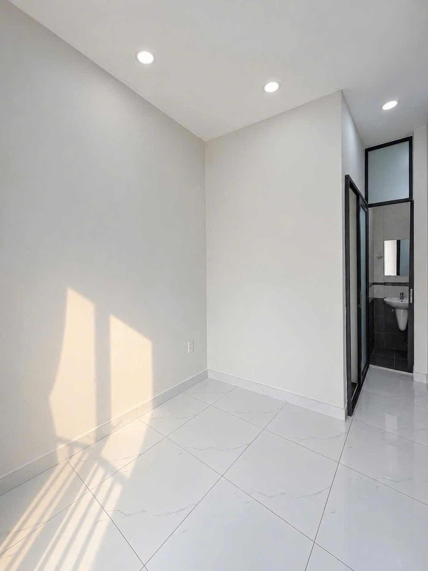PHAN ĐĂNG LƯU, NHỎ XINH, 4T HOÀN CÔNG, CÓ SÂN THƯỢNG, HXH CÁCH 5 BƯỚC - Ảnh 2
