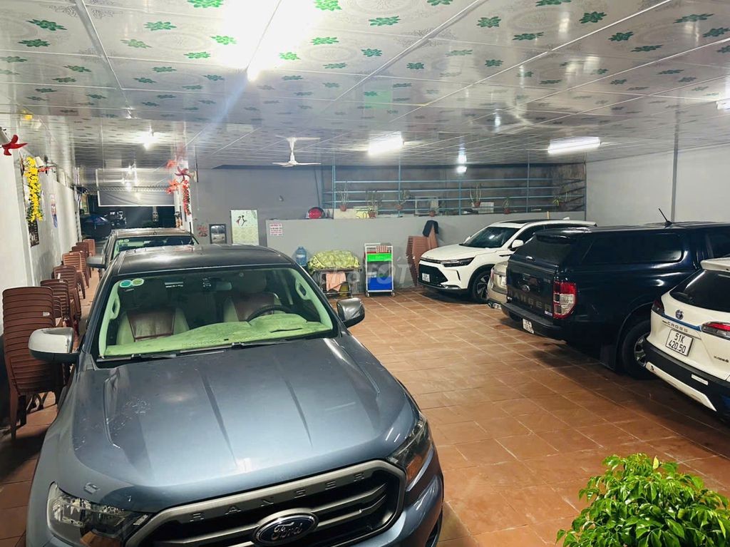 Cần bán Khách sạn gần Quảng trường Xã Tháp Mười