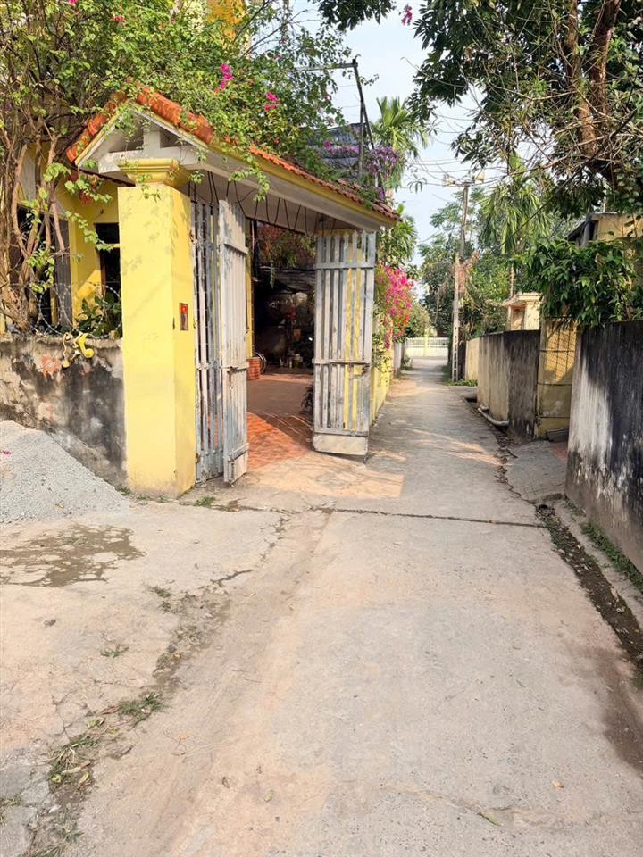 CHÍNH CHỦ BÁN. BÁN cắt lỗ lô đất đường thông thoáng, full thổ cư ngay trung tâm phường - Ảnh 1