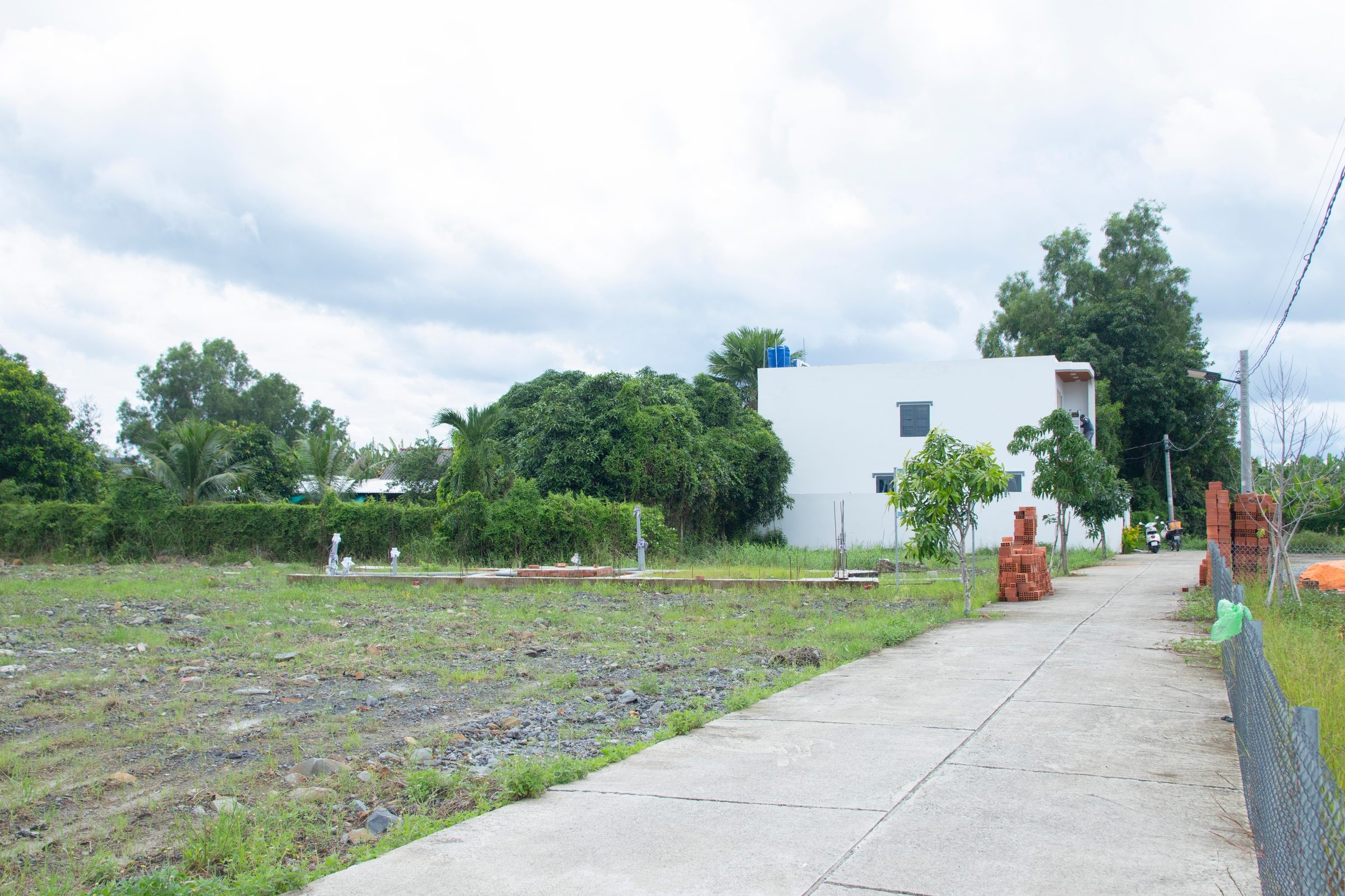 Bán gấp lô đất chợ cần đước 5x20 100m2 giá 1,2 tỷ mt nhựa 6m, vay ngân hàng không cần trả trước - Ảnh 2