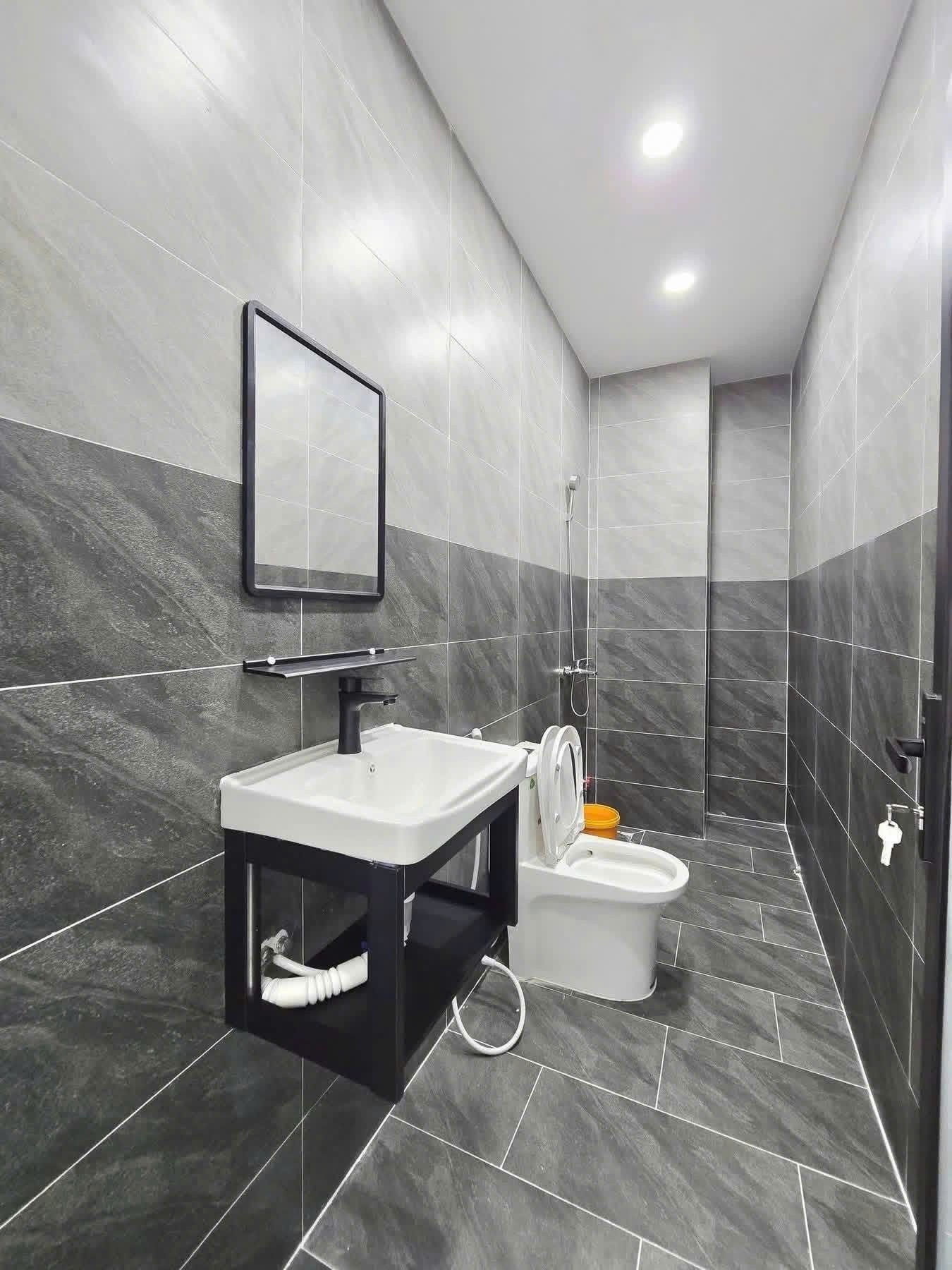 Gia Đình Cần Tiền Bán Nhà Này 1 Sẹc Đường Đồng Khởi, gần cây xăng 75