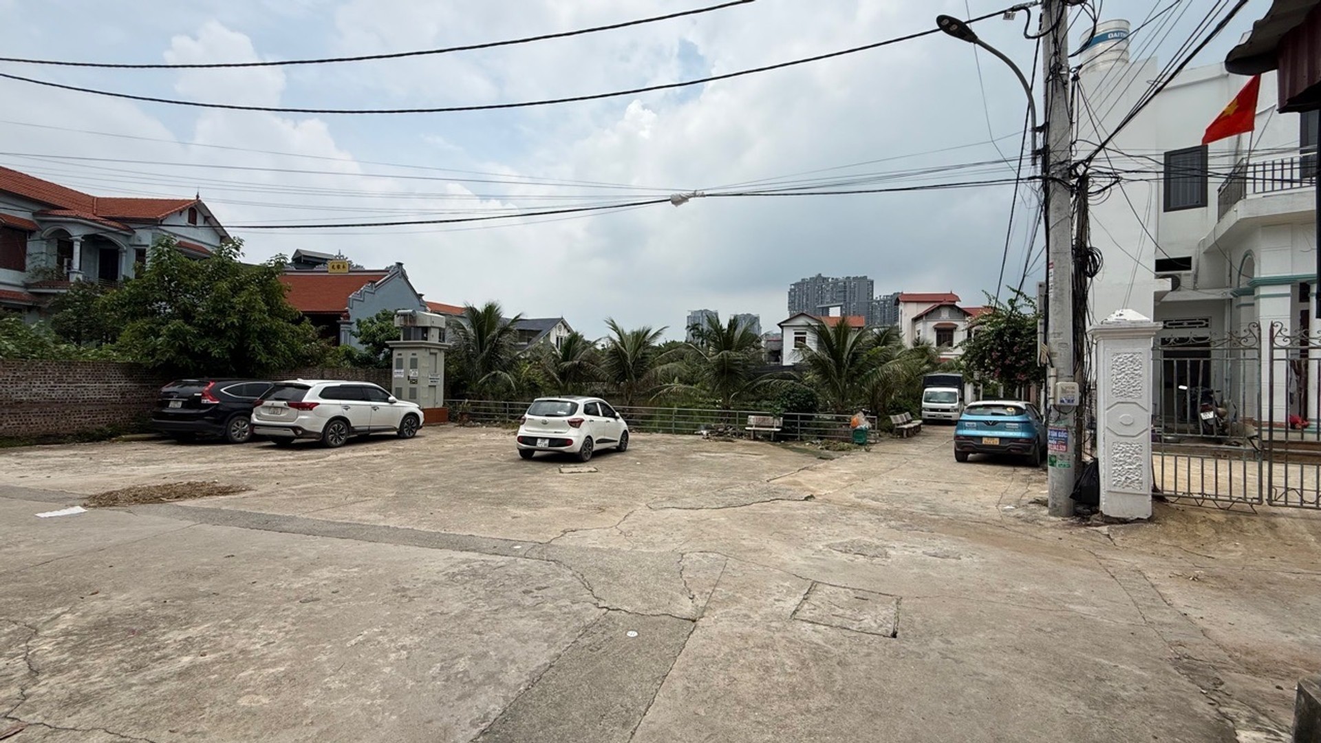 HÀNG HIẾM ,PHỤNG CÔNG- VĂN GIANG, LÔ GÓC -NỞ HẬU NHẸ- TIỀN 7M, NHỈNH 3 ĐỒNG.