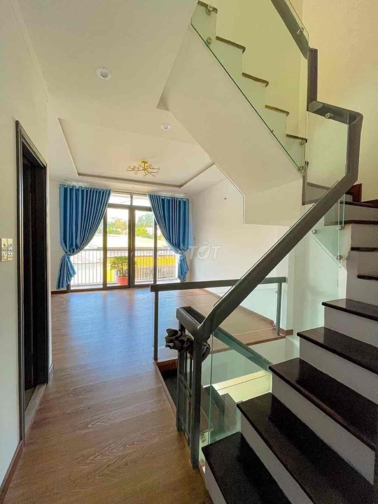Chính chủ cần bán nhà phố - Ảnh 1