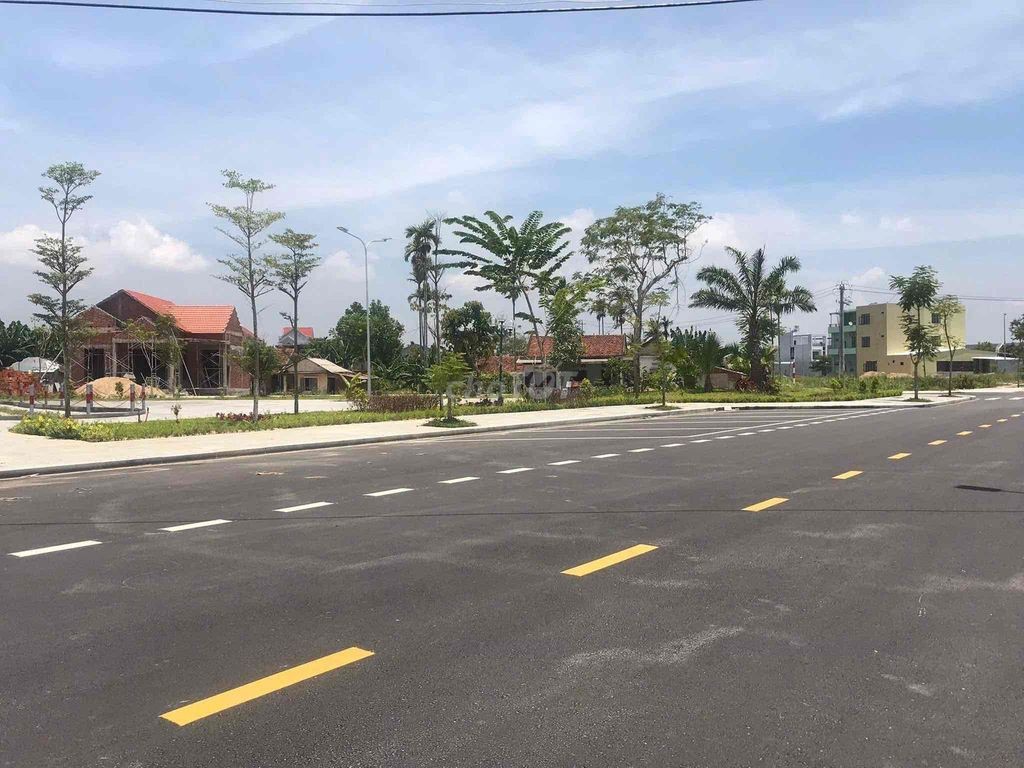 Bán đất nền đường 7m5 sạch đẹp trung tâm thị trấn La Hà, Quảng Ngãi !