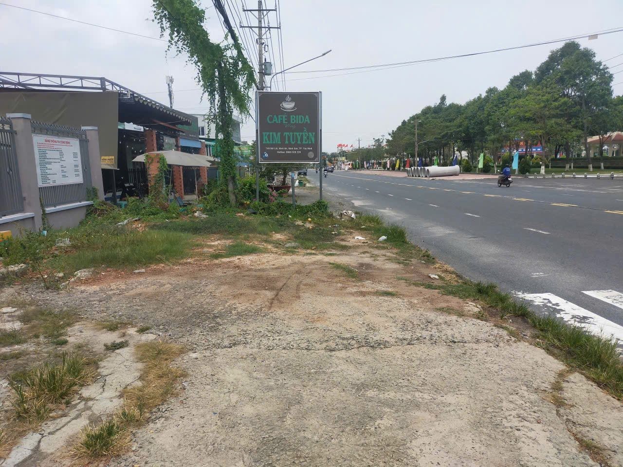 BÁN ĐẤT DT 10x30m ( vuông vắn). MẶT TIỀN ĐƯỜNG BỜI LỜI, NGAY TẠI TRUNG TÂM TỈNH TÂY NINH