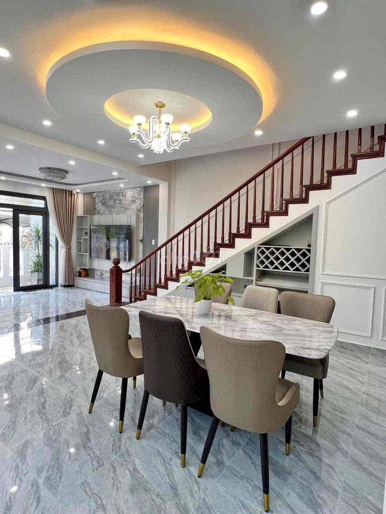 Nhà 2 Mặt Tiền Khu Đẹp Nhất Trung Tâm Đà Lạt - Bao Quanh Thông Xanh - Ảnh 2