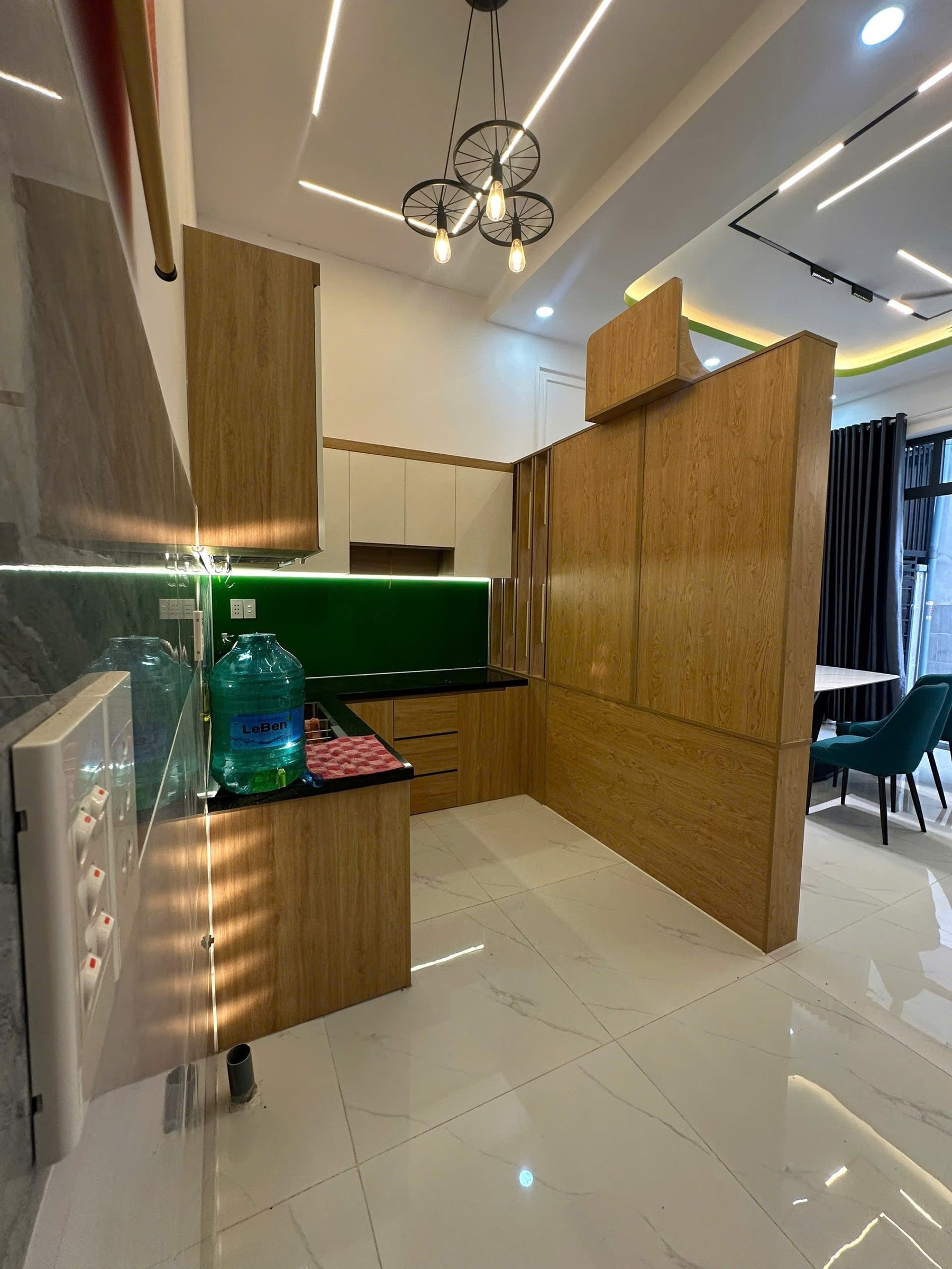 Bán nhà 5x15m 435 triệu hẻm chợ , đường ô tô sẵn nội thất giáp xã Vĩnh Lộc HCM