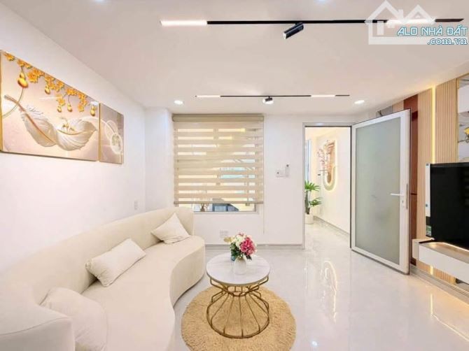 XOAY VỐN BÁN NHANH NHÀ LÝ THÁI TỔ, QUẬN 10. GIÁ:4,36Tỷ/5x12,7m. 4LẦU. SỔ HỒNG RIÊNG - Ảnh 3