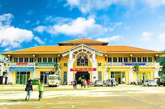 BÁN GẤP 233,6M2 ĐẤT FULL THỔ CƯ MT TRUNG TÂM NGAY CHỢ SAPA-LÀO CAI - Ảnh 1