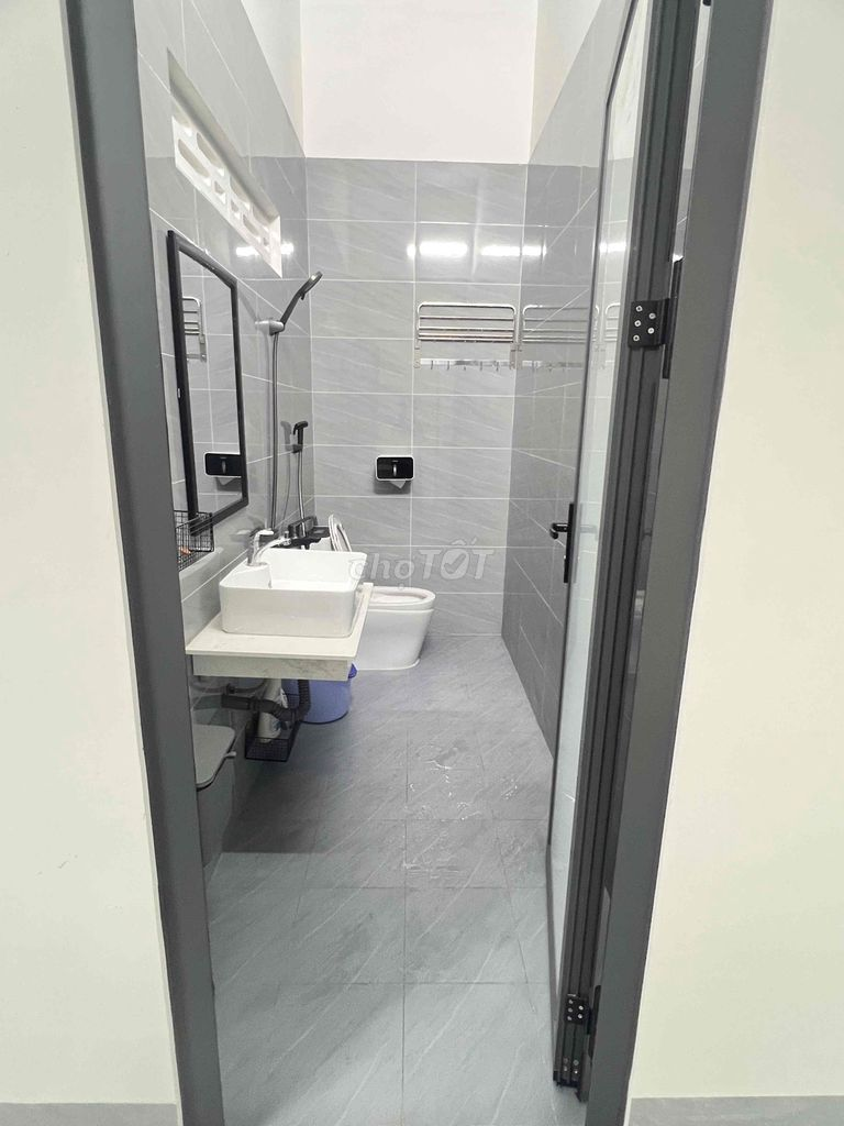 Bán nhà cấp 4 mới đẹp đường Phùng Hưng - Ảnh 2