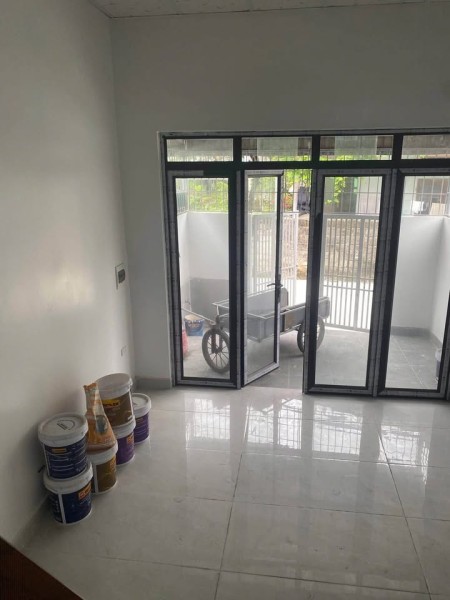 Giá cả vật liệu leo thang xây nhà bgio cũng tốn kém lắm các bác sẵn có căn nhà