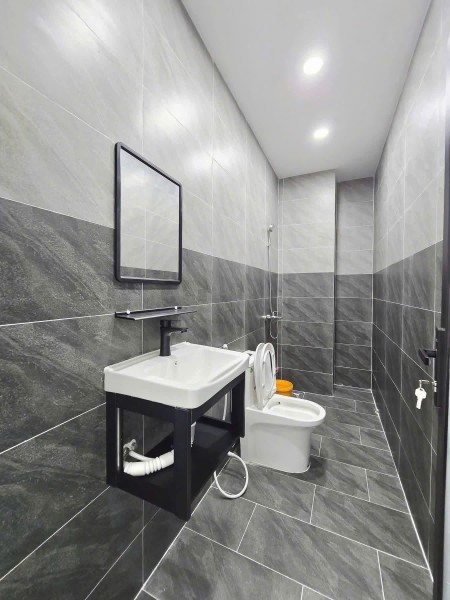 Gia Đình Cần Tiền Bán Nhà Này 1 Sẹc Đường Đồng Khởi, gần cây xăng 75