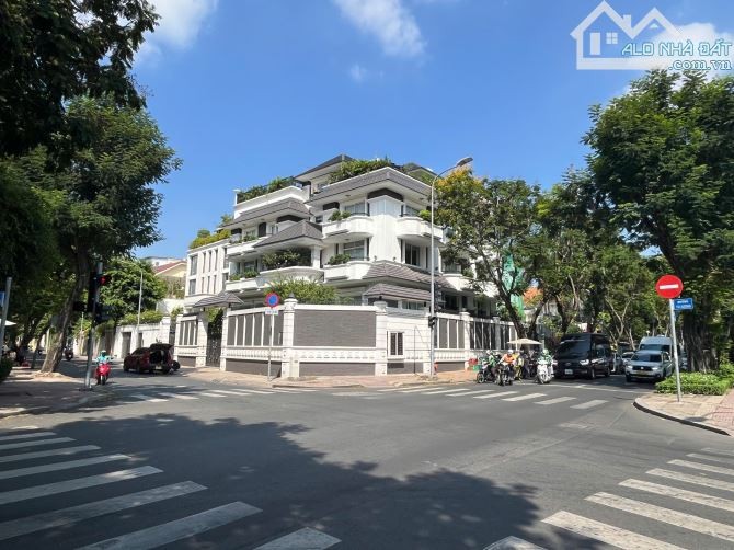 🔥Hàng Kín - Biệt Thự Siêu VIP Góc 2 MT Tú Xương Q.3 DT: 20x30m 3 Lầu Đẹp Giá 320 Tỷ
