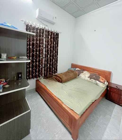 Hiện mình trống 1 phòng trọ rộng gần 25m. Địa chỉ gần cầu vượt Bắc Sơn, gần Ga Thái Nguyên, gần các trường Đại học