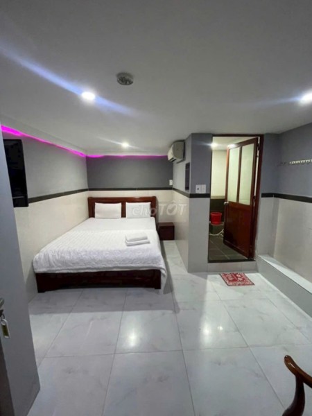 Khách Sạn 5 Tầng 2MT Sư Vạn Hạnh Ngay Vạn Hạnh MALL Bán 18,5 Tỷ TL