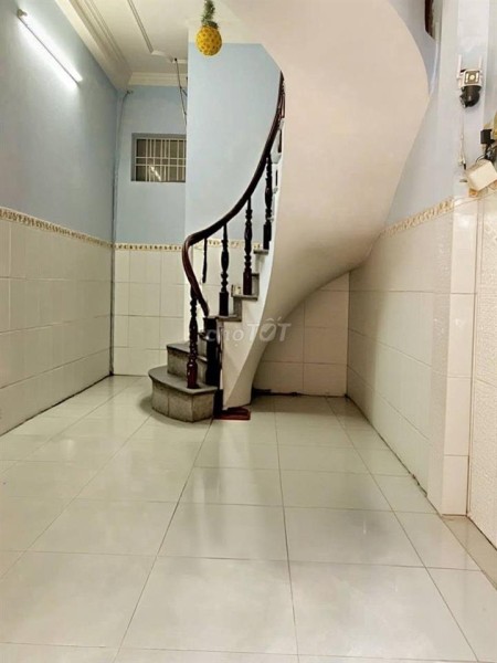MẶT TIỀN PHẠM VĂN ĐỒNG, MẶT SAU HXT, DT 30M2 x 3 TẦNG BTCT VIP