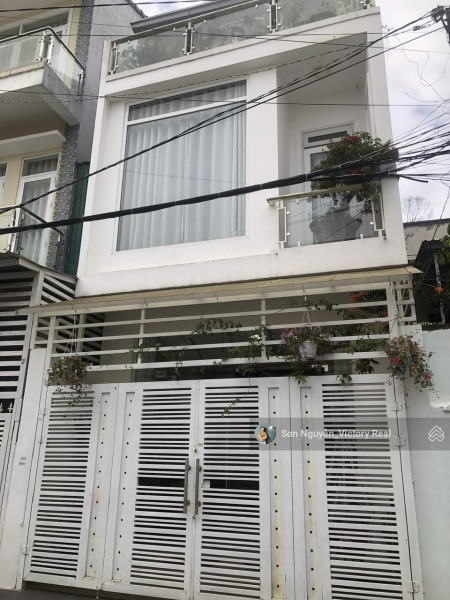 Một ngôi nhà đẹp giữa lòng Đà Lạt, cách khu Hòa Bình vài bước chân