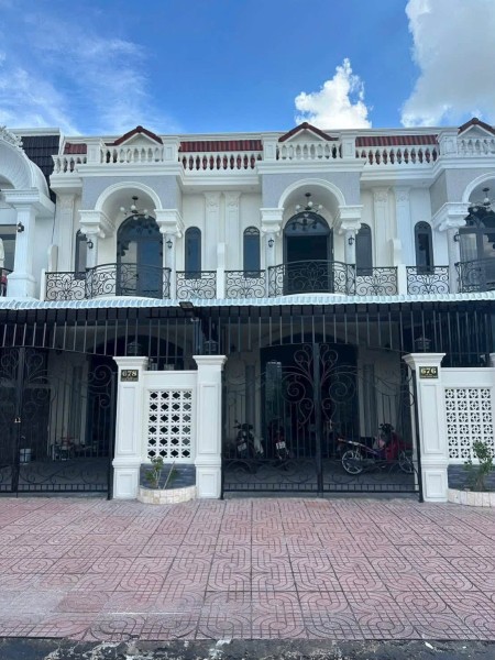 Ncc🏡🏡NHÀ BIỆT THỰ KHU HOÀNG HẢO, THANH ĐỨC, LONG HỒ, VĨNH LONG.