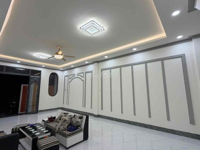 Nhà 1trệt 1 lầu Long Hồ Vĩnh Long