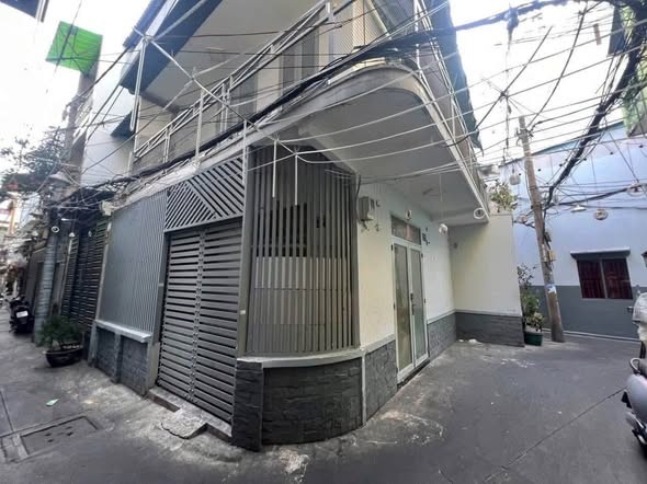 NHÀ 2 MẶT HẺM 4M – GẦN HẺM XE TẢI