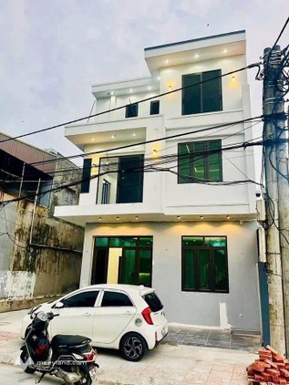 Nhà 3 tầng lô góc cực đẹp tại Phú Xuân, view công viên xanh mát