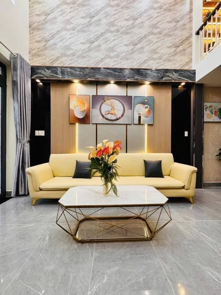 Nhà đẹp Hẻm 2,5m, cách mặt tiền 30m, gần CV Làng Hoa,