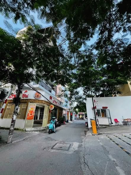 NHÀ HẺM XE HƠI ĐIỆN BIÊN PHỦ
