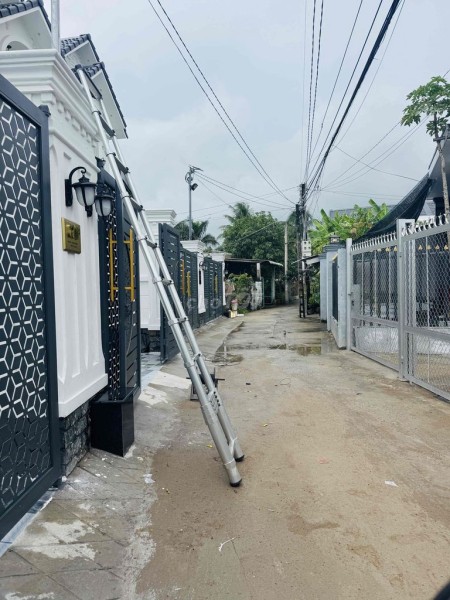 NHÀ LẦU MÁI THÁI ĐẸP XINH MỚI XÂY CÒN *** 1 căn