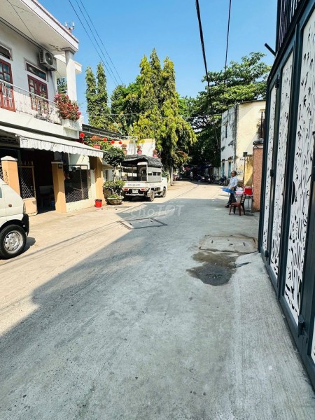 NHÀ NỞ HẬU, HẺM ÔTÔ GIỮA LÒNG TP NHA TRANG - MÃ VÒNG