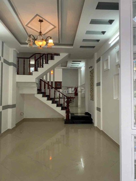 NHÀ TL17_4PN_HẺM XE HƠI_GIÁ 11 TRIỆU_GIÁP NGÃ 4 GA