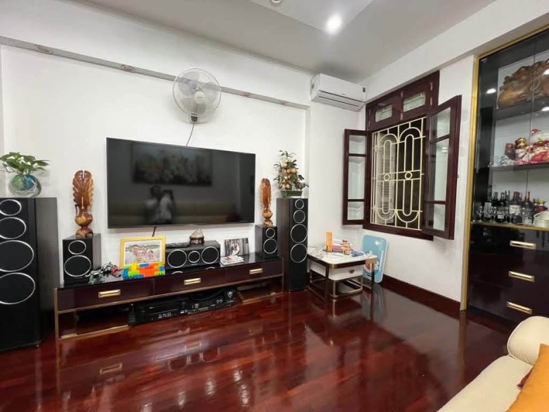 Nhỉnh 6tỷ 3 Tầng 100m trung tâm Hòn Gai, Ô tô đỗ ngày đêm
