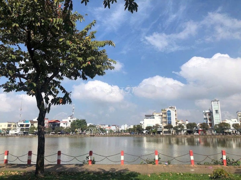 Ninh Kiều - bán nhà đất 2 mặt tiền Hồ Xáng Thổi - bán gấp